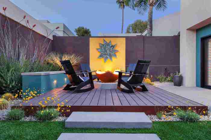 Outdoor wall decor for patio