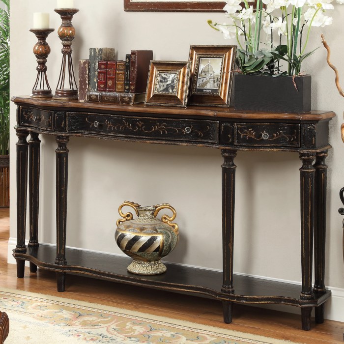 Small console table decor