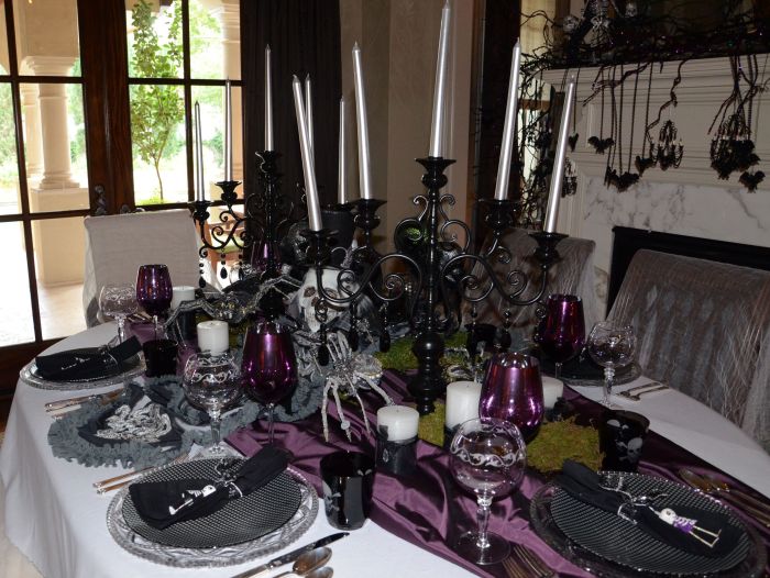 Dining table halloween decor