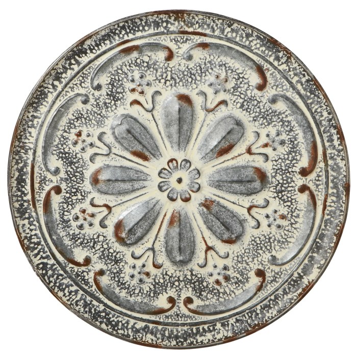 Metal wall medallion decor