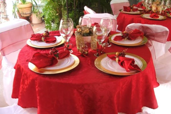 Christmas party table decor ideas