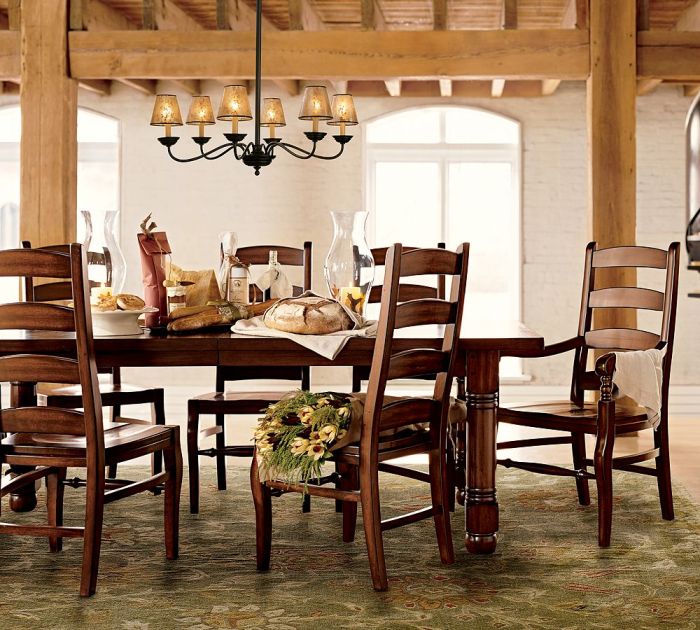 Rustic dining room table decor