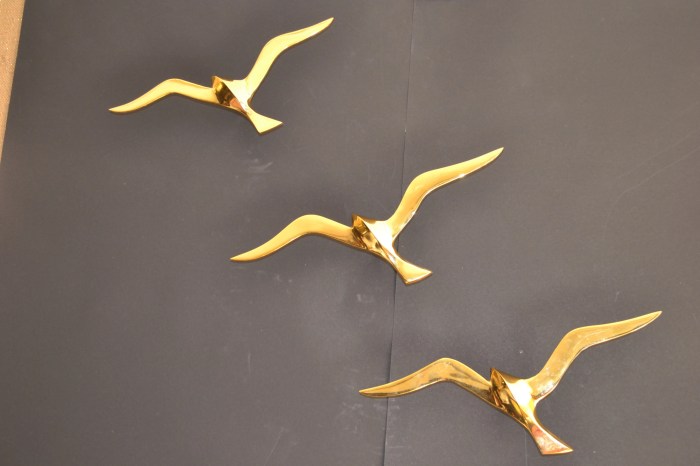 Gold bird wall decor